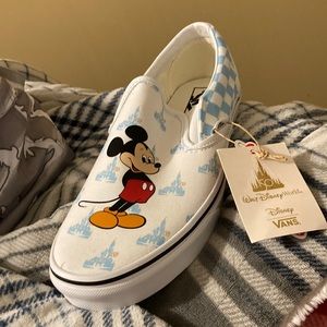 2022 DISNEY PARKS 50TH ANNIVERSARY MICKEY VANS SLIP-ON SHOES Womens 11 Mens 10